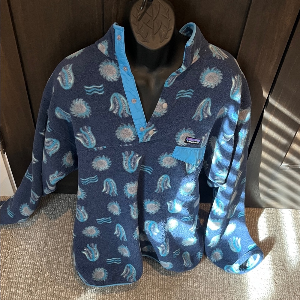 Patagonia Teal and Gray Patterned Fleece
